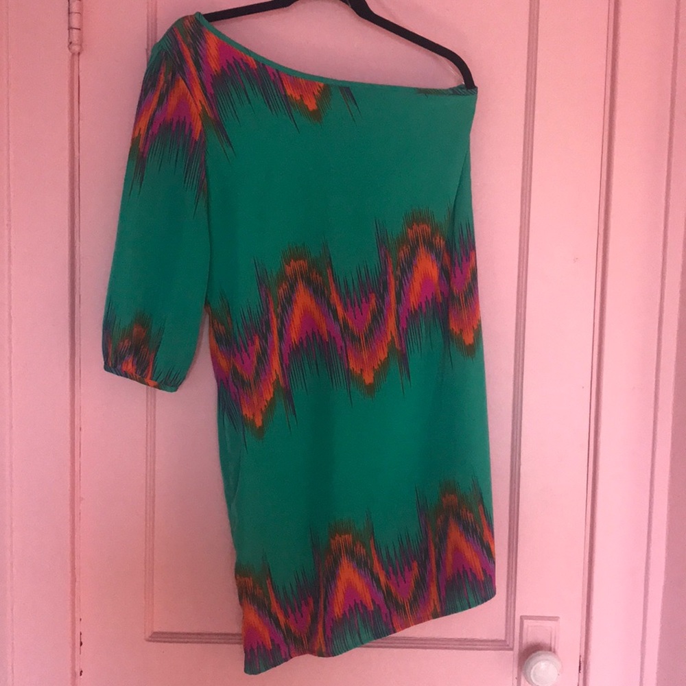Green one sleeve dress